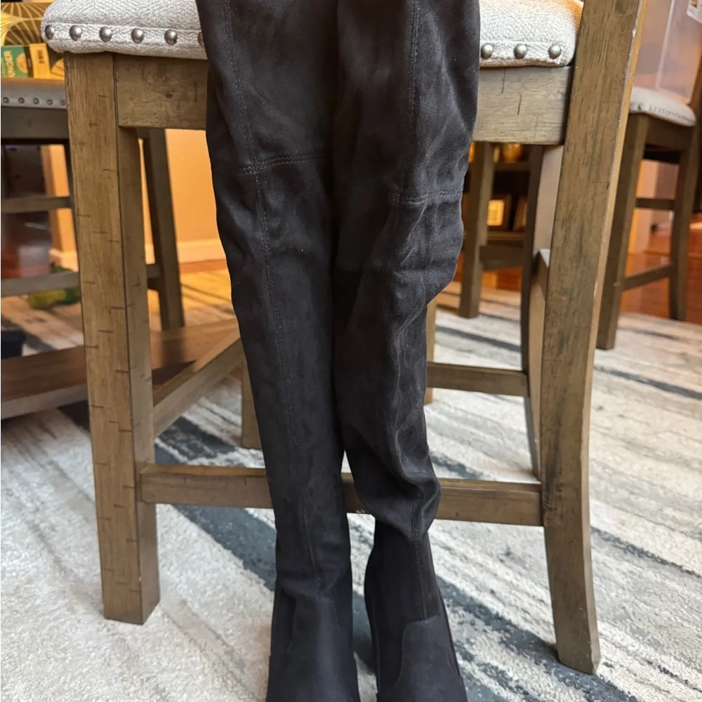 Elegant Black Faux Suede Over-the-Knee Boots
